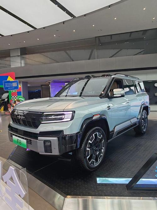 成都322比亚迪方程豹硬派越野的爆款，英菲尼迪35周年与你共成长